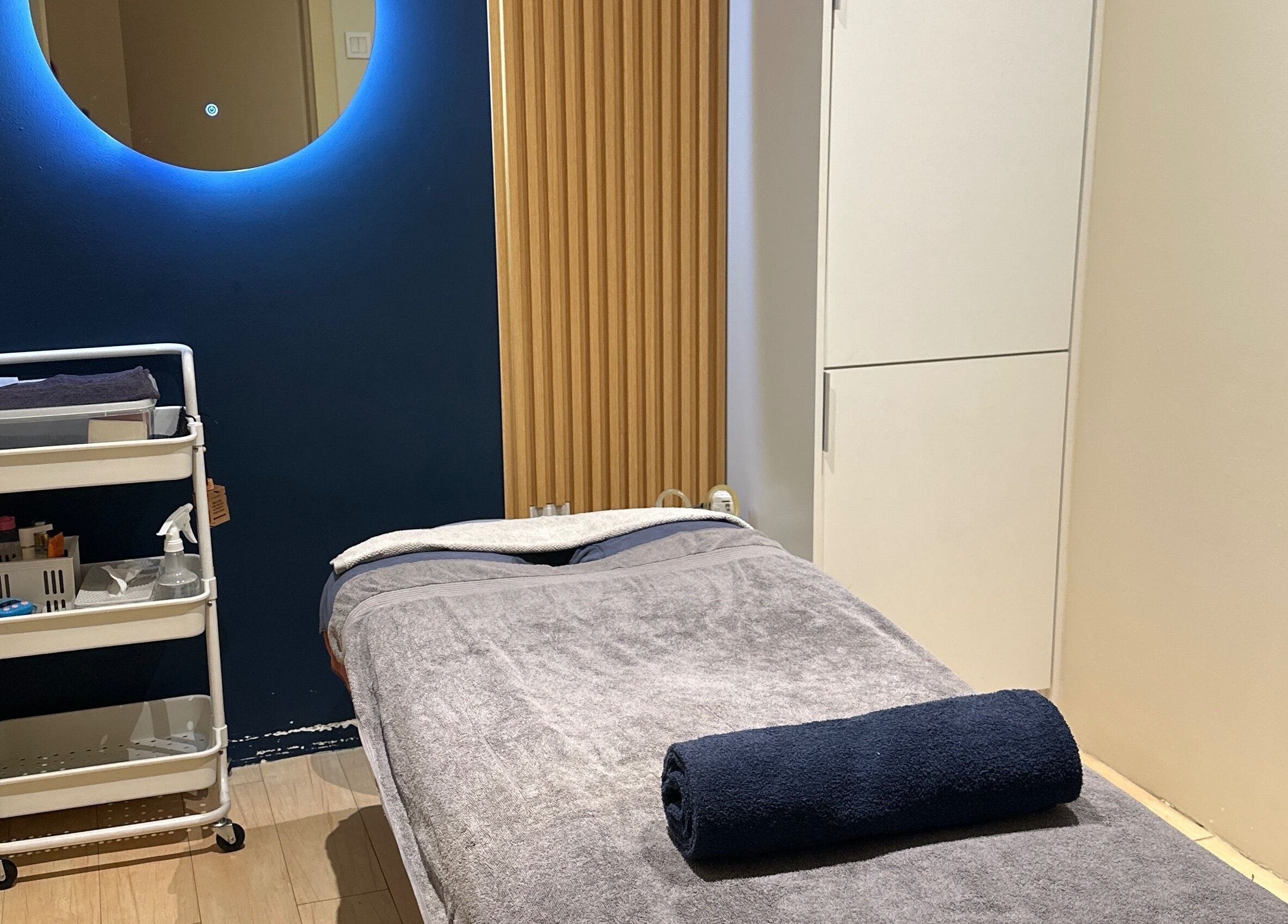 Tranquil massage room at Spa Bekam Ar Rayyan Nilai, Bandar Baru Nilai, Negeri Sembilan, MY, featuring soft lighting.