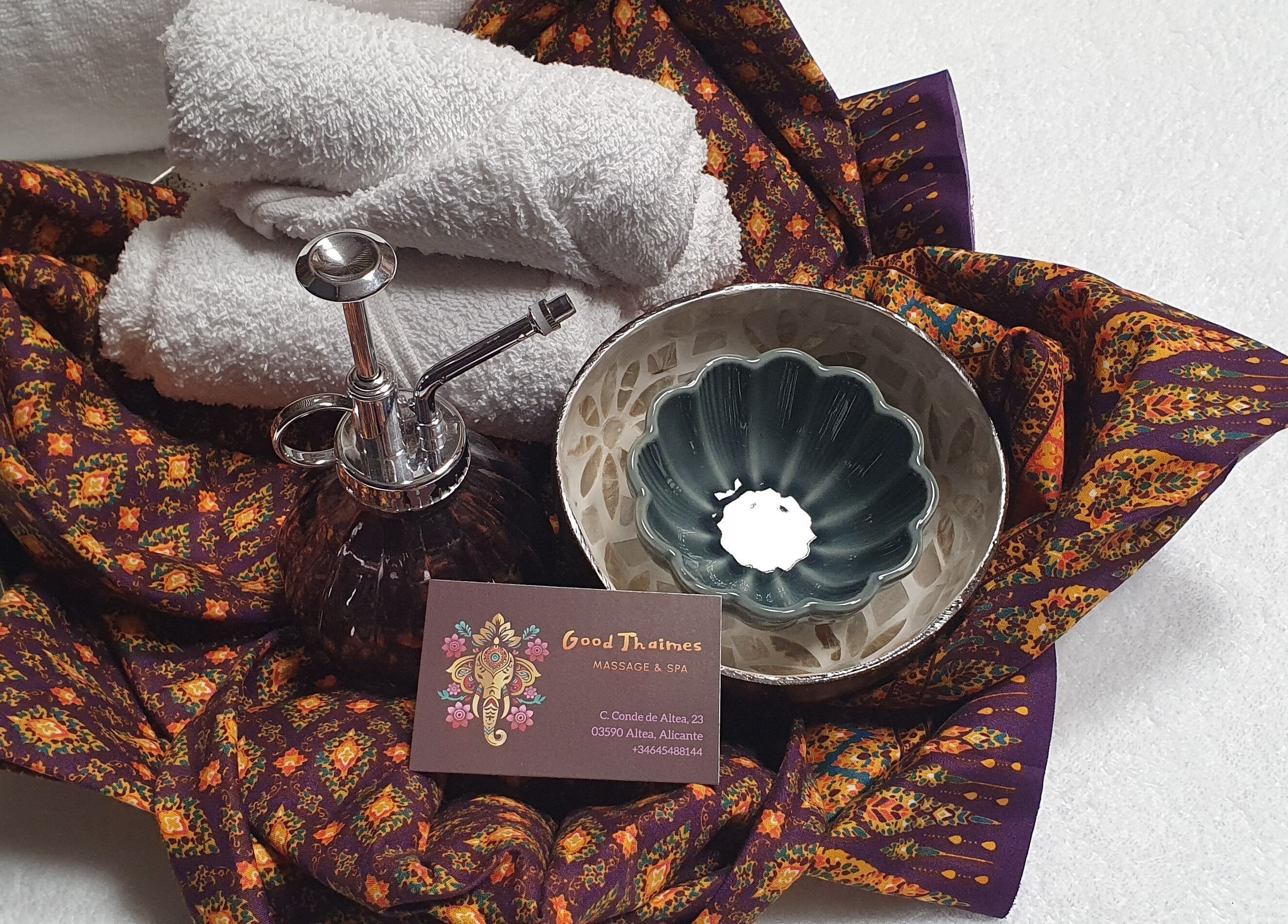 Luxurious spa essentials at Good Thaimes Massage, Altea, Comunidad Valenciana, ES, showcasing relaxation supplies.