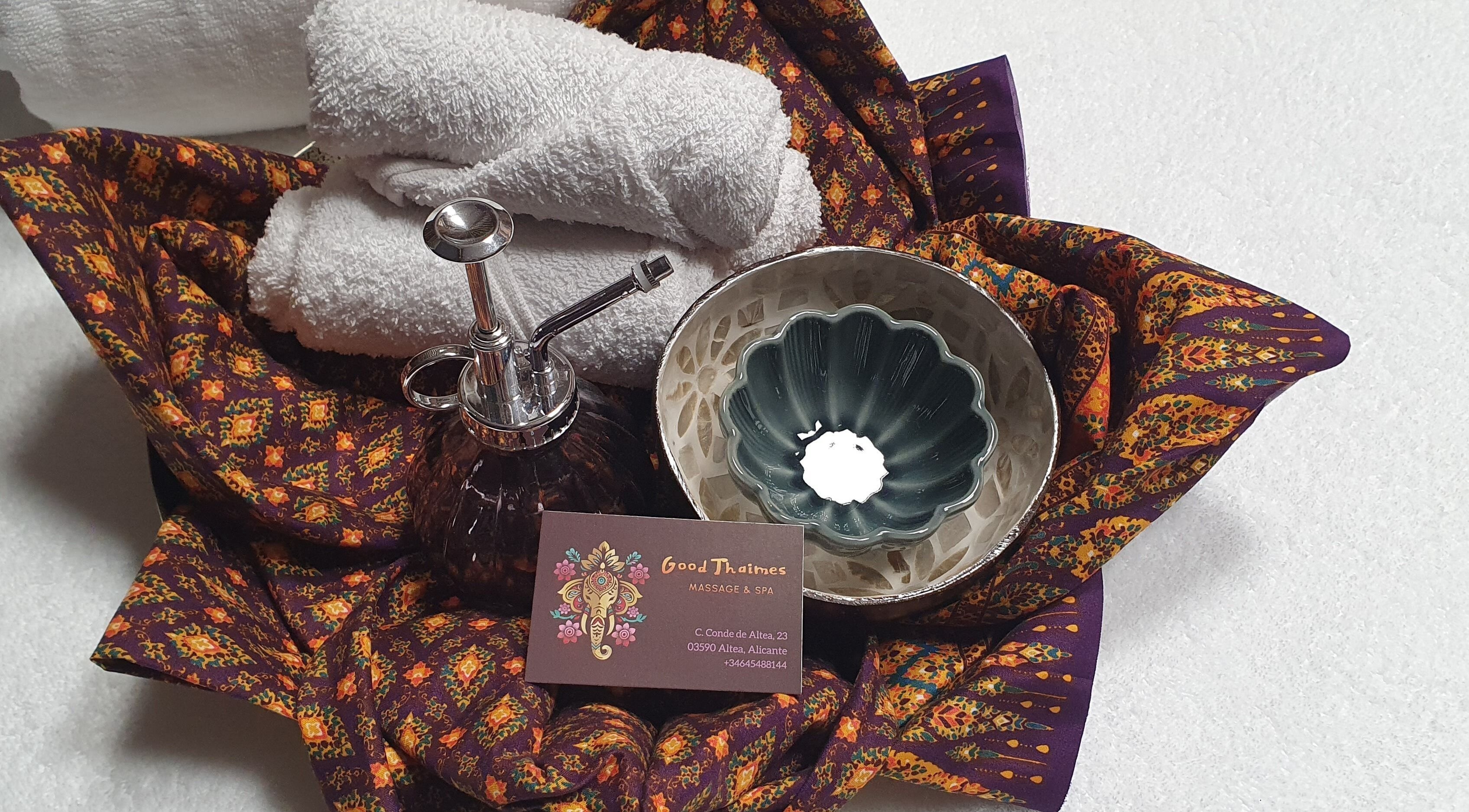 Luxurious spa essentials at Good Thaimes Massage, Altea, Comunidad Valenciana, ES, showcasing relaxation supplies.