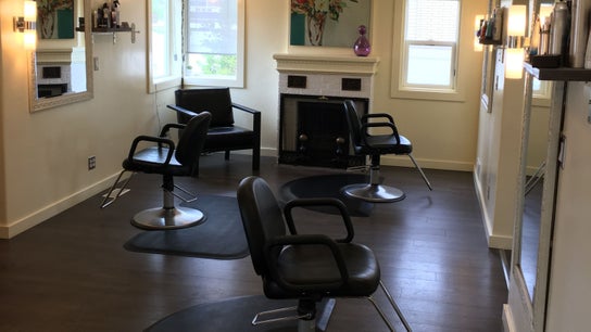 Twisted Loxx Salon