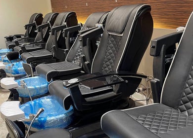 Luxurious pedicure chairs at 123 Nail Salon in Chicago, Illinois, US offer comfort and style for ultimate relaxation.
