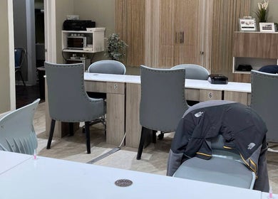 Modern nail stations at 123 Nail Salon in Chicago, Illinois, US offering comfortable seating and clean amenities.