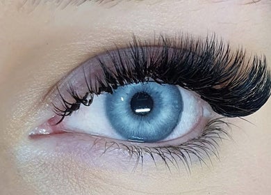 Close-up of eyelash extensions at Victoria Concept Beauty Academy, Prescot, England, GB.