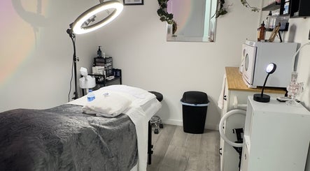 Serene treatment room at Elite Esthetics by Dalal, Lodi, California, US, with modern amenities and tranquil decor.