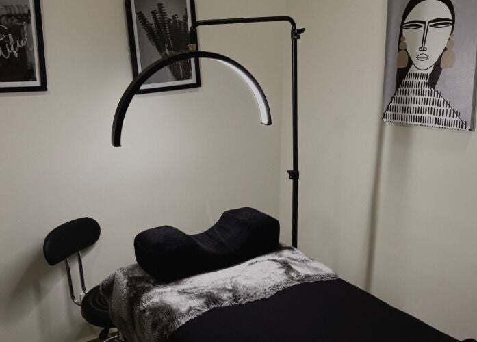 Contemporary therapy room at Sarlash KL, Kuala Lumpur, Wilayah Persekutuan Kuala Lumpur, MY, featuring stylish decor.