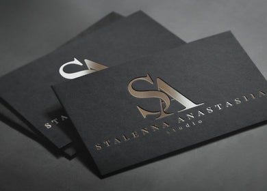 Візитки Anastasia_Stalenna Beauty Studio, Тернопіль, Тернопільська Область, UA, з логотипом на темному фоні.