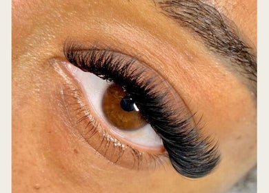 Extension de cils chez KYMA LASH STUDIO, Abidjan, District Autonome D'abidjan, CI.