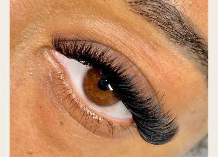 Extension de cils chez KYMA LASH STUDIO, Abidjan, District Autonome D'abidjan, CI.