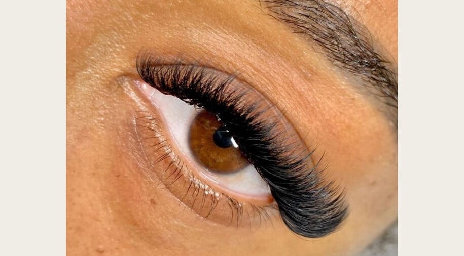 Extension de cils chez KYMA LASH STUDIO, Abidjan, District Autonome D'abidjan, CI.