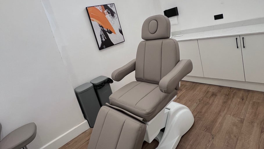 Comfortable treatment chair at Zehra Zem Aesthetics, London, England, GB, offers relaxing wellness services.