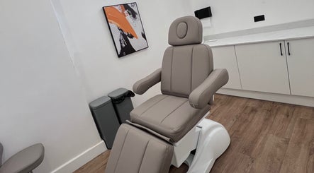 Comfortable treatment chair at Zehra Zem Aesthetics, London, England, GB, offers relaxing wellness services.