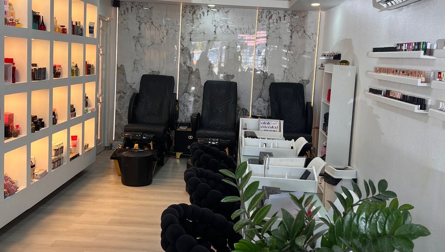 Rafael Salon & Giftshop, bilde 1