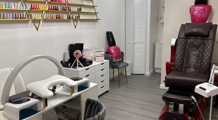 Mabel Beauty Nails
