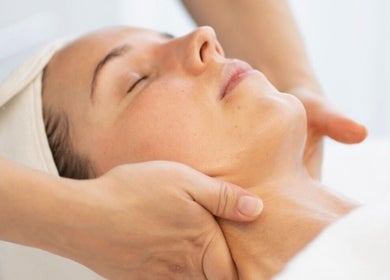 Relaxing facial massage at Soul Body & Beauty in Port Fairy, Victoria, AU.