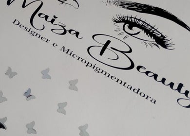 Logotipo elegante da Maiza Beauty em São Caetano Do Sul, São Paulo, BR, com detalhes de borboletas.
