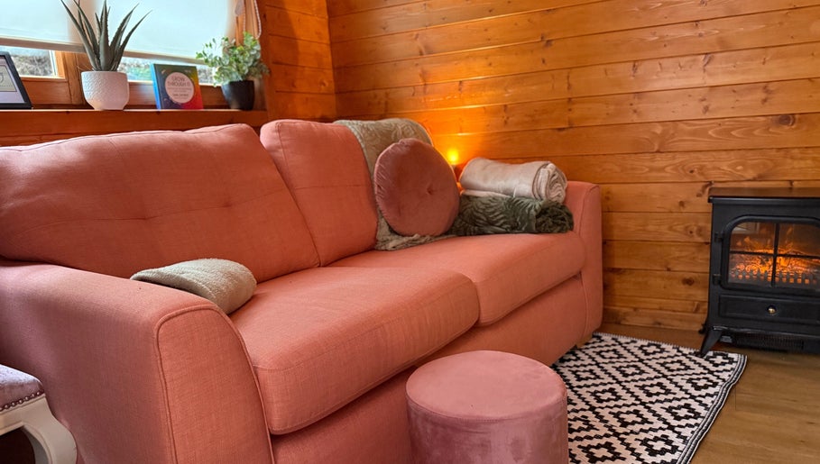 Warm seating area at A Gentle Pace Hypnotherapy, Newcastle upon Tyne, England, GB.