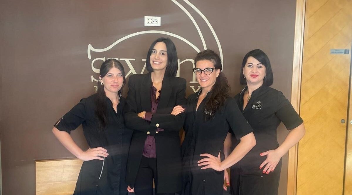 Il team di Swan Beauty Appia a Roma, Lazio, IT, pronto ad accoglierti con professionalità e sorriso.