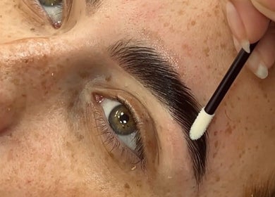 Close-up of eyebrow grooming at Barbie.Browz, Belfast, Northern Ireland, GB highlighting precision and detail.