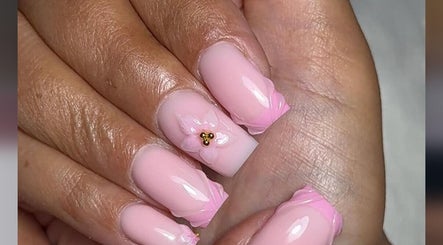 elaa nails image 3