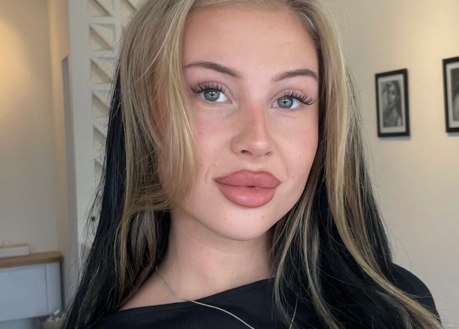 Wanita cantik dengan bulu mata elegan di The Prima Lashes - Kerobokan, Bali, Bali, ID.