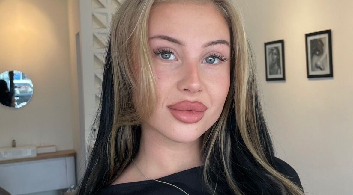 Wanita cantik dengan bulu mata elegan di The Prima Lashes - Kerobokan, Bali, Bali, ID.