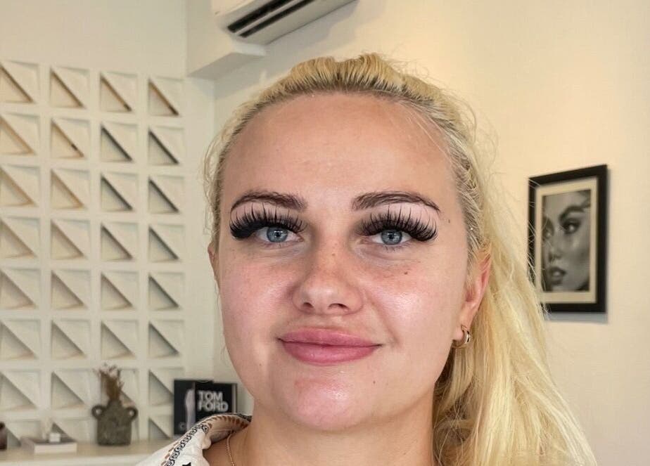 Pelanggan dengan bulu mata menawan di The Prima Lashes - Kerobokan, Bali, Bali, ID.