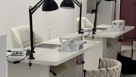 Adela nail studio