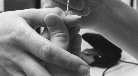 Detailed nail care at Adela nail studio in Thessaloniki, GR, showcasing precision and creativity.