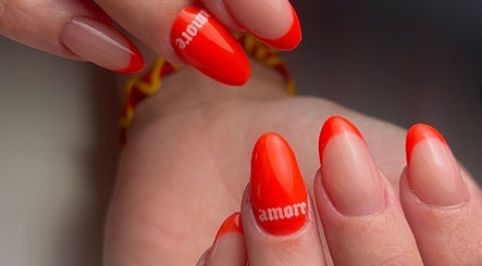صورة HG Lashes & Nails 2