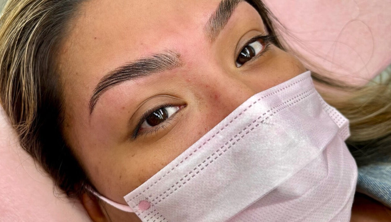 Expert eyebrow shaping at Brows Ave in Yonkers, New York, US, showcasing precise grooming and style.