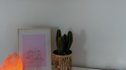 Cozy decor at Réalta Studio in County Mayo, County Mayo, IE featuring a cactus and Himalayan salt lamp.