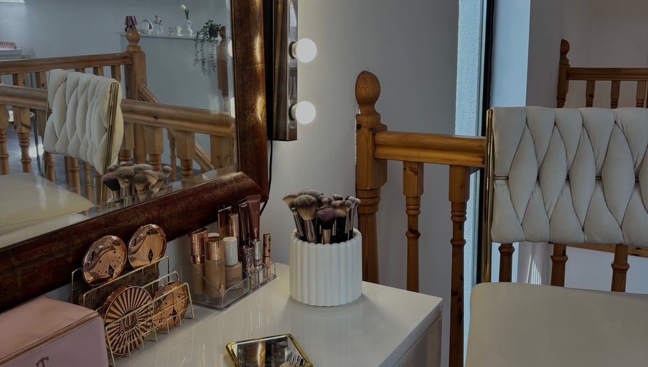 Luxurious makeup station at Réalta Studio, County Mayo, County Mayo, IE, with vanity mirror and brushes.