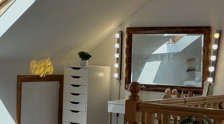 Réalta Studio's stylish makeup area with mirror and neon sign in County Mayo, County Mayo, IE.