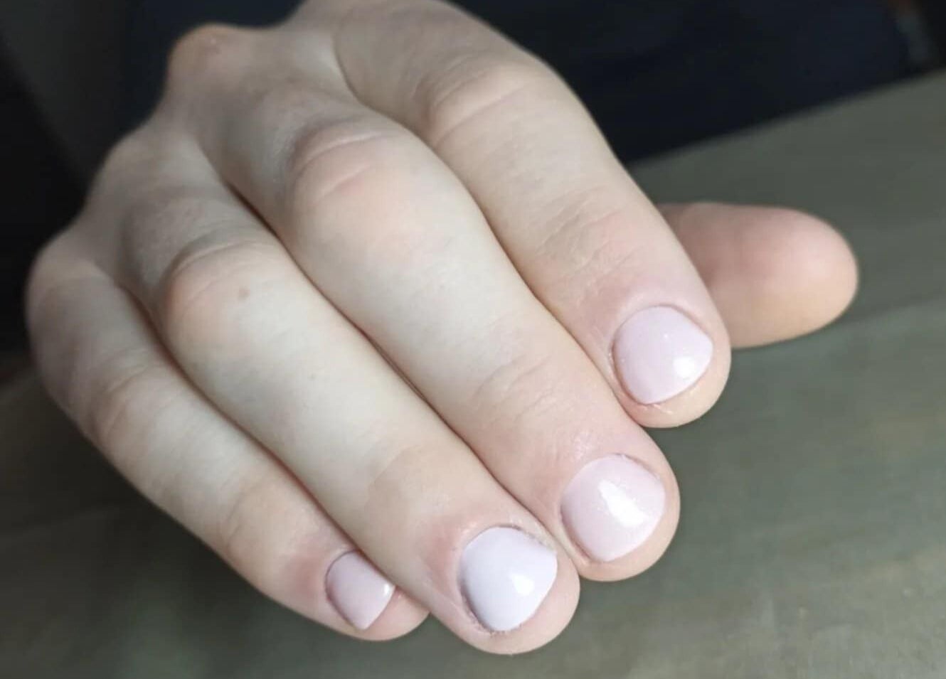 Manucure élégante à L'atelier by Mia Nails, Mably, Auvergne-rhône-alpes, FR.