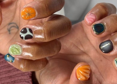 Colorful pattern nails designed at Nailigion, Cluj-napoca, Județul Cluj, RO showcasing unique art styles.