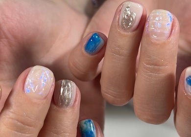 Stylish blue and metallic nail art at Nailigion, Cluj-napoca, Județul Cluj, RO.