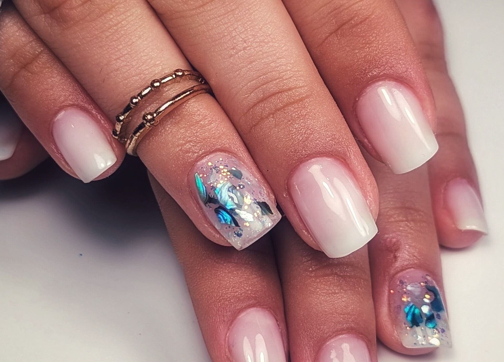 Manucure élégante chez Chez Laurie, Sillans-la-Cascade, Provence-Alpes-Côte d'Azur, FR.