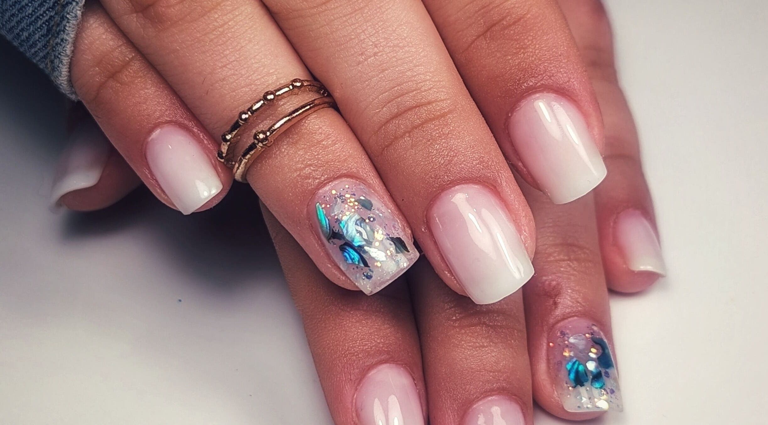 Manucure élégante chez Chez Laurie, Sillans-la-Cascade, Provence-Alpes-Côte d'Azur, FR.