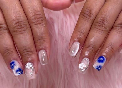Stylish nail art with floral design at Nailsnara, Cork, County Cork, IE.