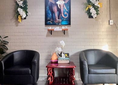 Relaxing seating area at Peel Thai and Remedial Massage, Tamworth, New South Wales, AU with elegant decor.