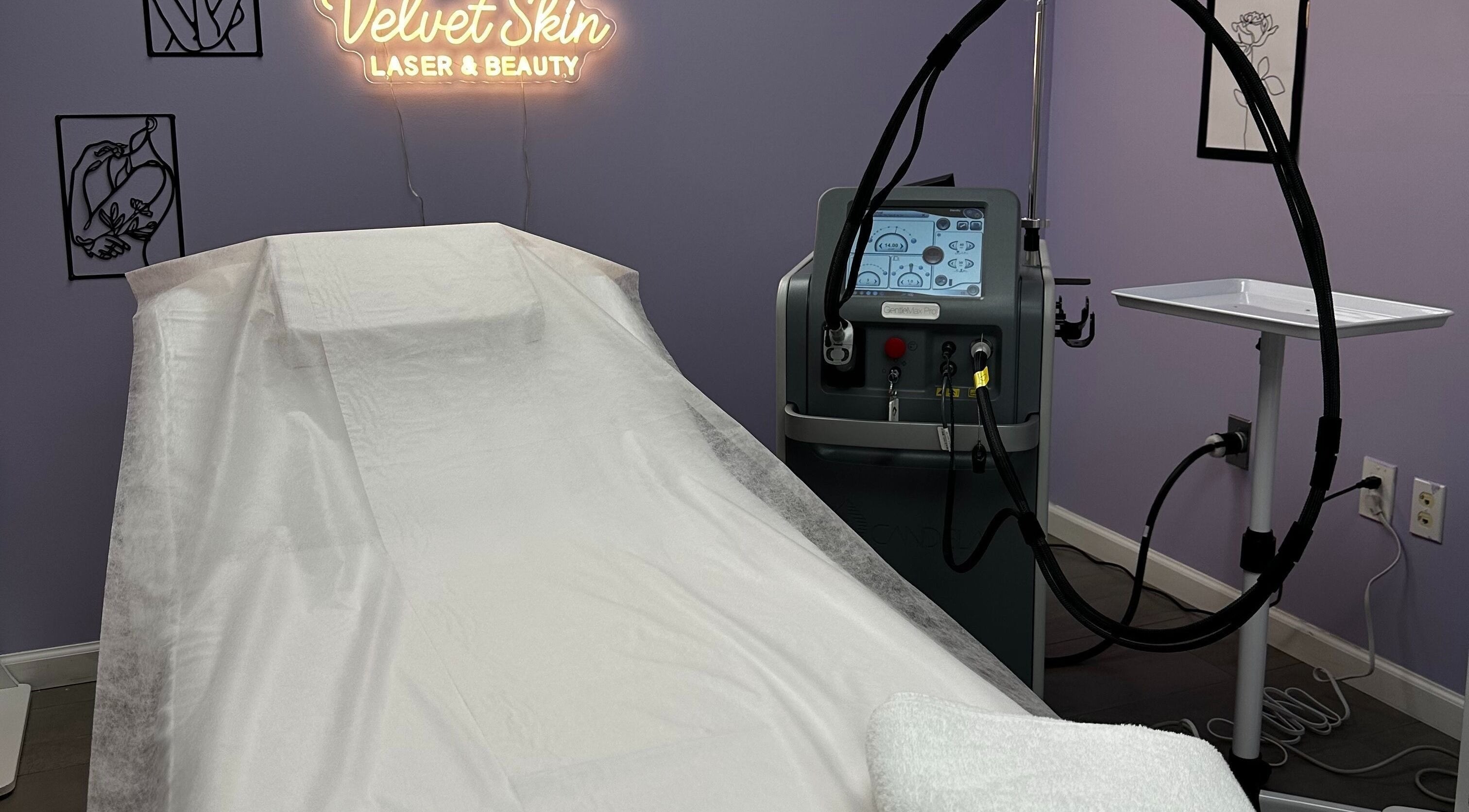 Velvet Skin treatment room in Feasterville-trevose, Pennsylvania, US, featuring advanced laser equipment.