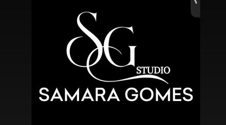 Logotipo elegante do Studio Samara Gomes em Ceará, Ceará, BR, em fundo preto.