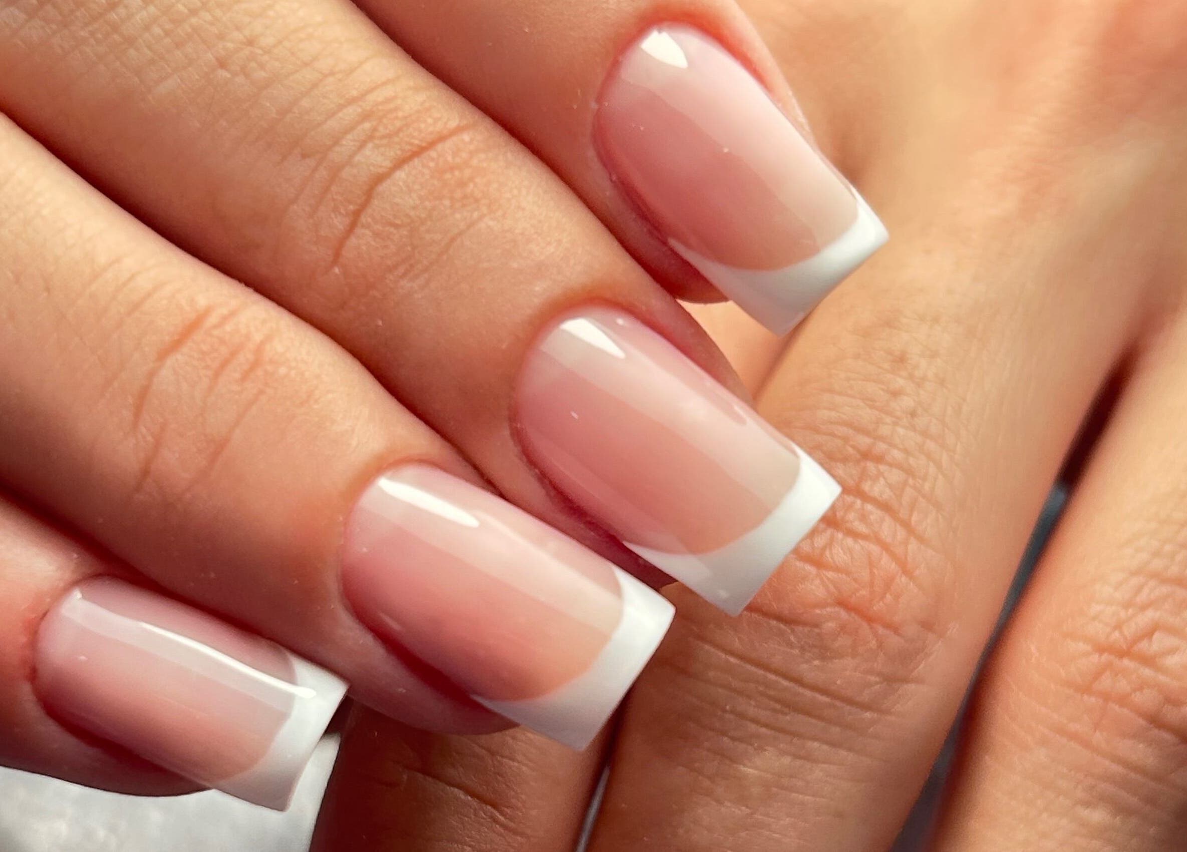 Unhas francesas impecáveis no Dayane Silva Nail Designer, Vila Nova De Gaia, Porto, PT.