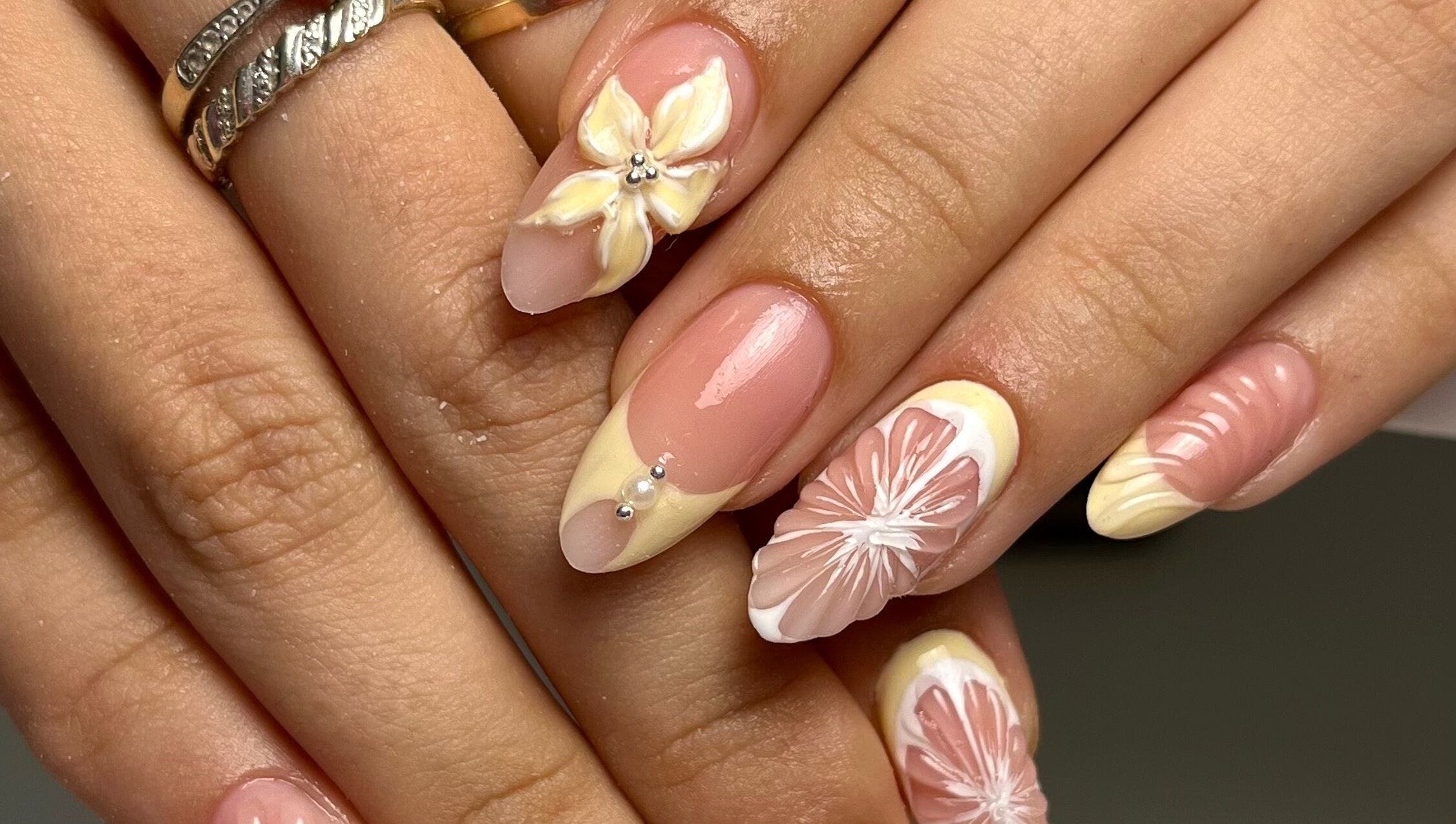 Delicate floral nail art at laDiri Nails, București, București, RO showcases intricate petal designs.