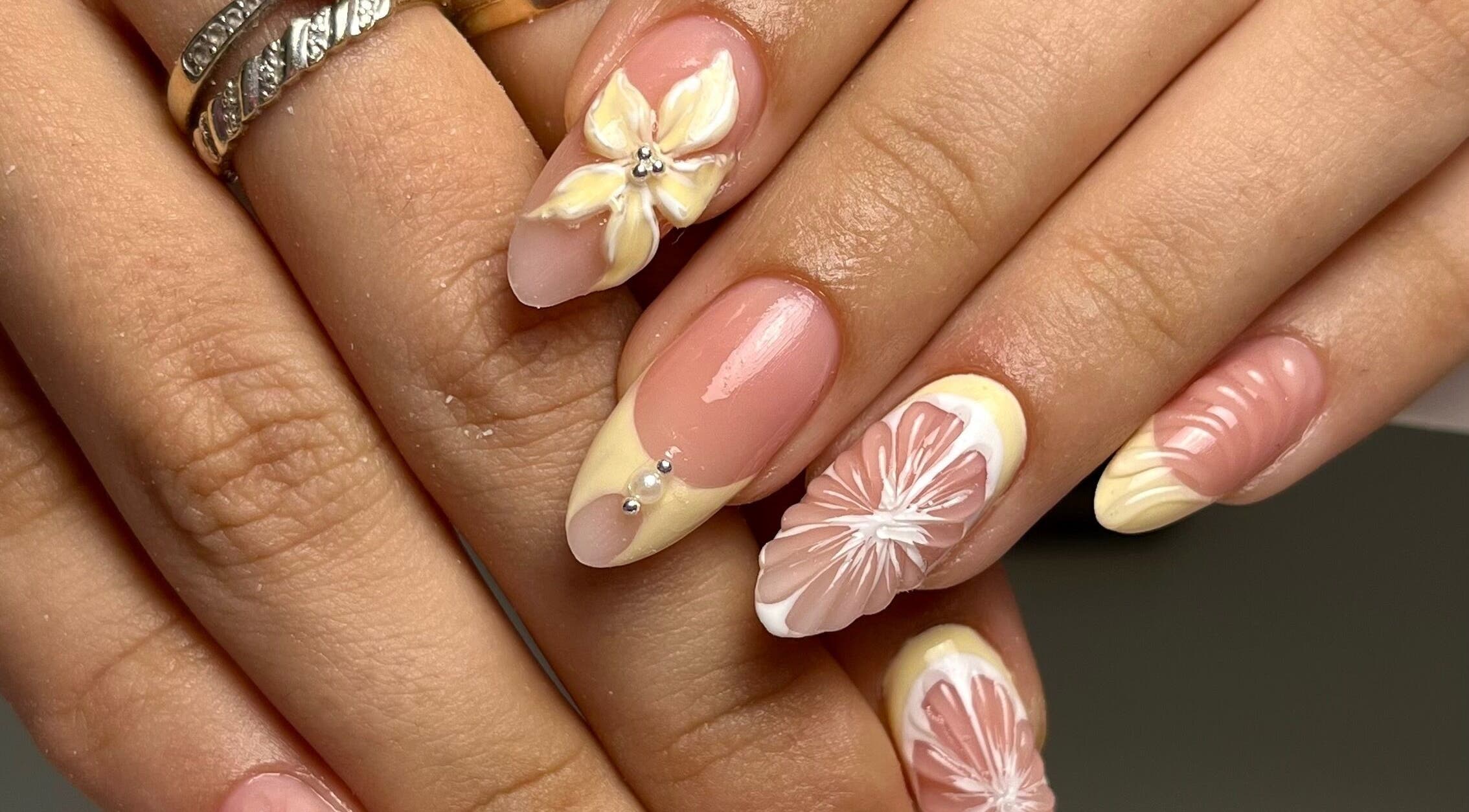 Delicate floral nail art at laDiri Nails, București, București, RO showcases intricate petal designs.