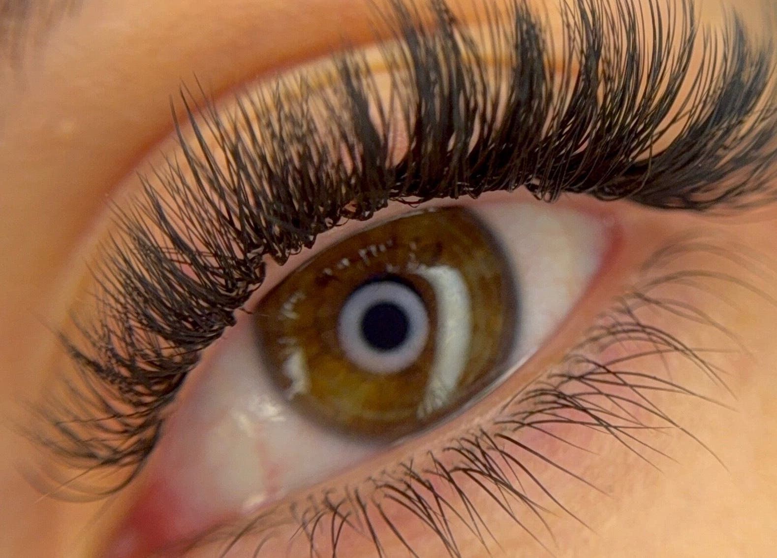 Extensiones de pestañas detalladas en OOH LA LÁ | Home Studio, Alhaurín De La Torre, Andalucía, ES.