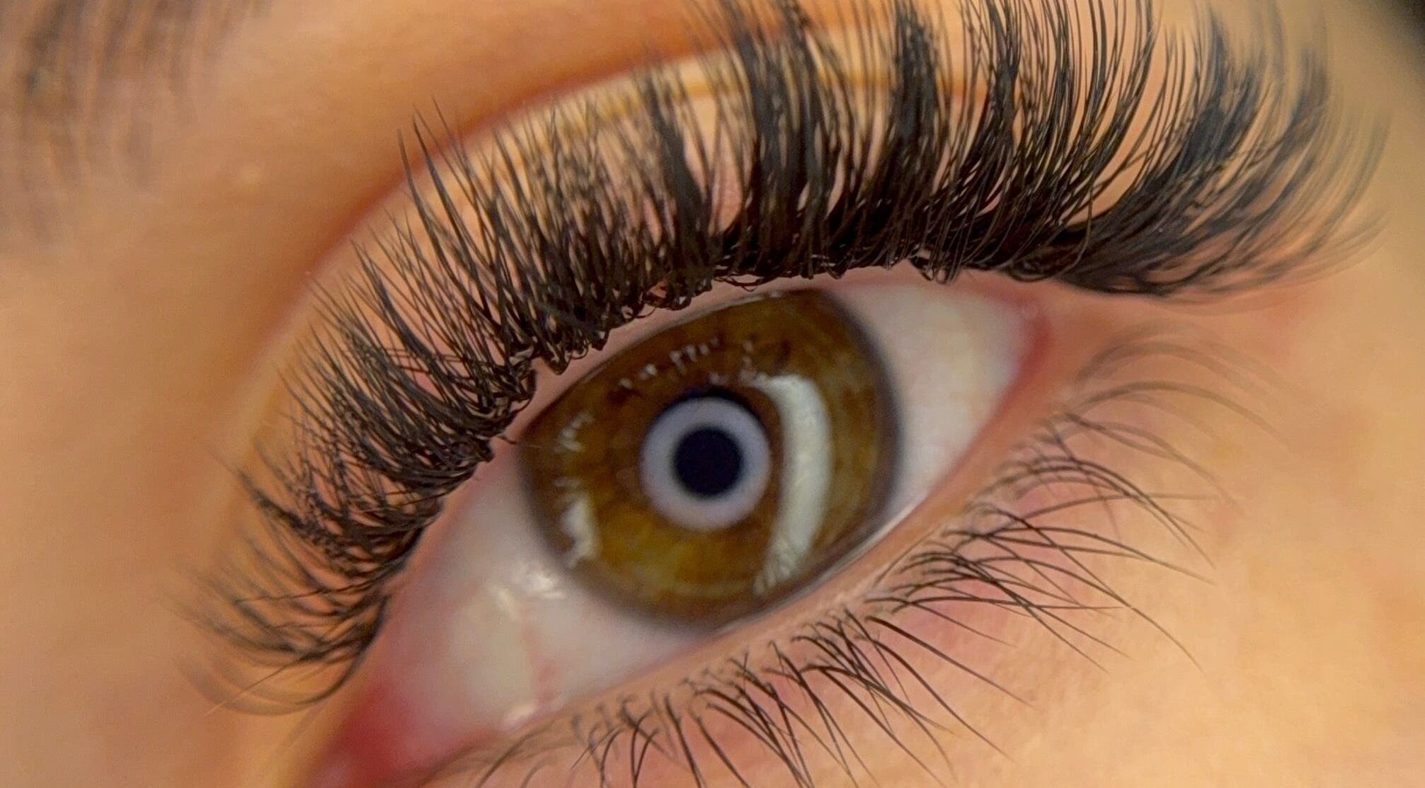 Extensiones de pestañas detalladas en OOH LA LÁ | Home Studio, Alhaurín De La Torre, Andalucía, ES.