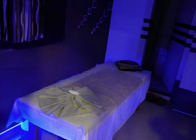 Relaxing massage room at Heaven in Dream Spa and Salon, Jaipur, Rajasthan, IN.