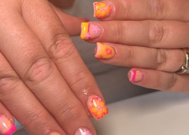 Bright floral nail design at Beautbynatz, Bathgate, Scotland, GB. Perfect for summer vibes.
