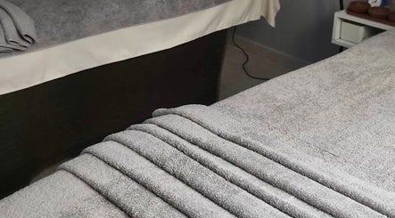 Luxurious massage tables at Real Thai Massage, Athina, GR enhance relaxation.